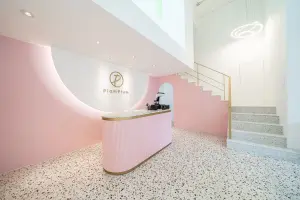 핑크와 테라조가 어우러진 감각적인 뷰티샵 인테리어